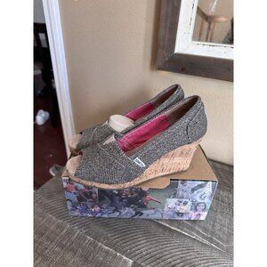 Toms Shoes Women's 7.5 Gold Shimmer Brown Tweed Canvas Slip On Cork Wedge Heels
